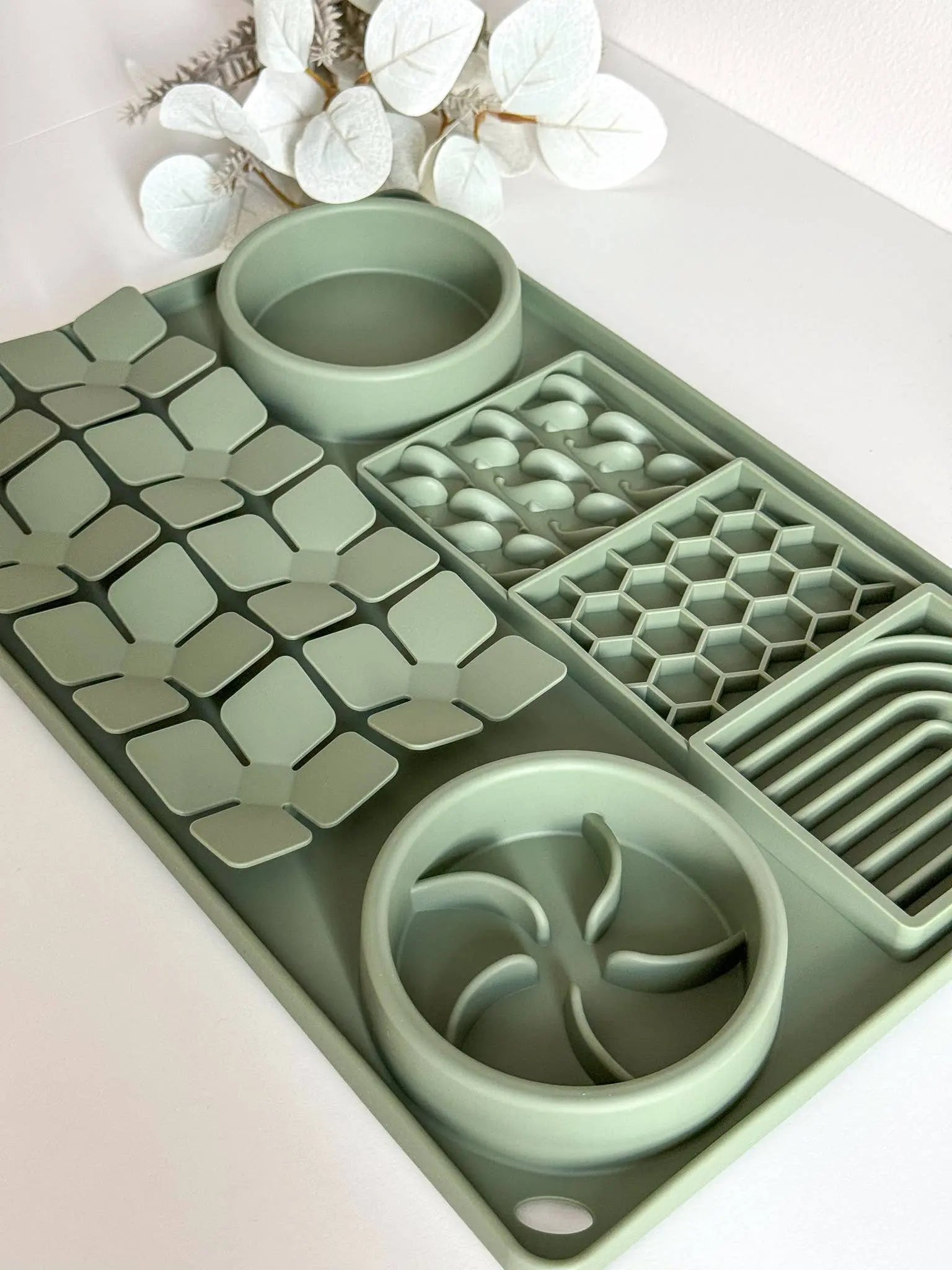 Dog feeding station, lick mat, lick mat: Greenery