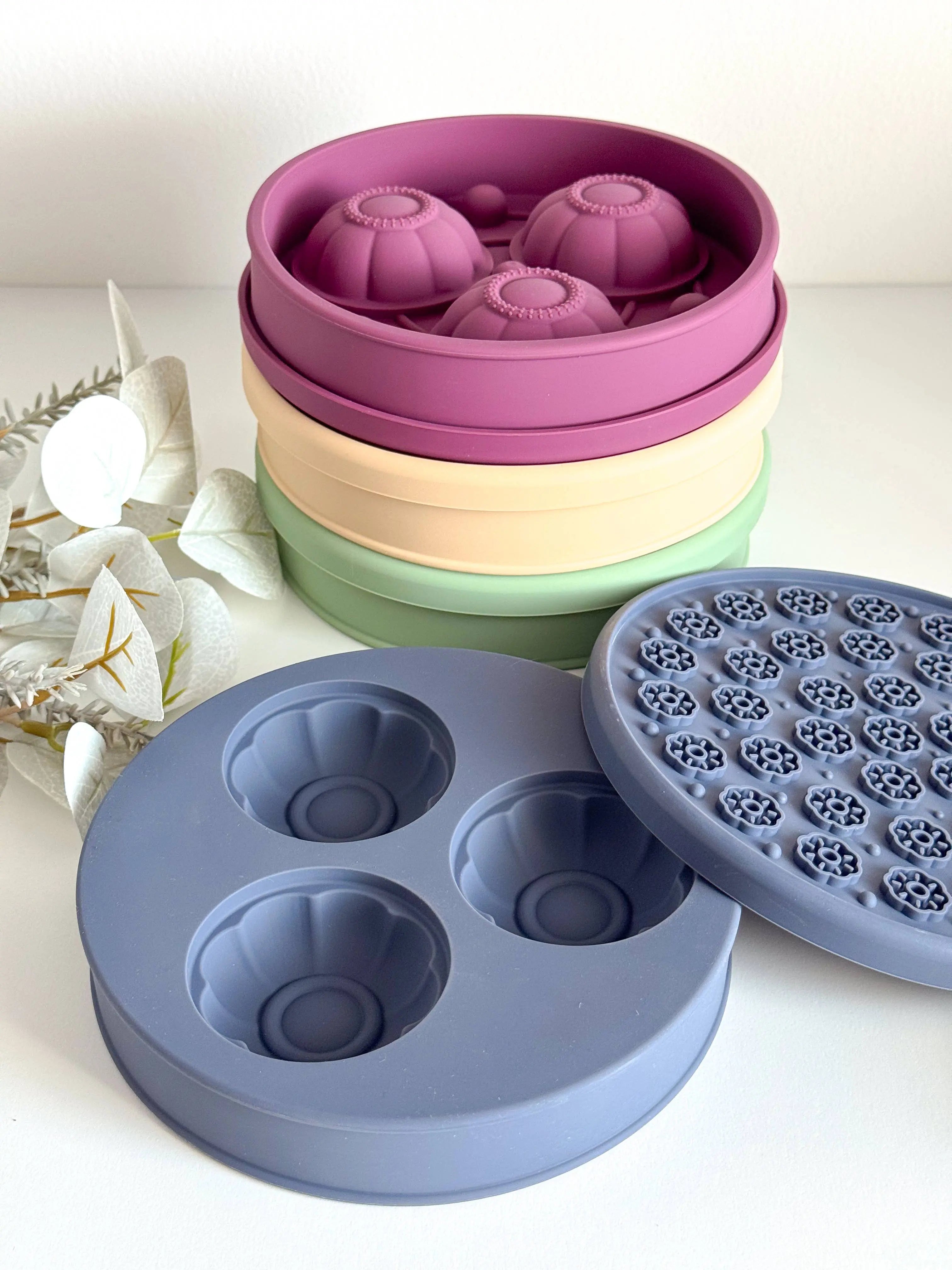 3in1 Slow Bowl, Lick Mat, Treat Mold for Dogs: Blue