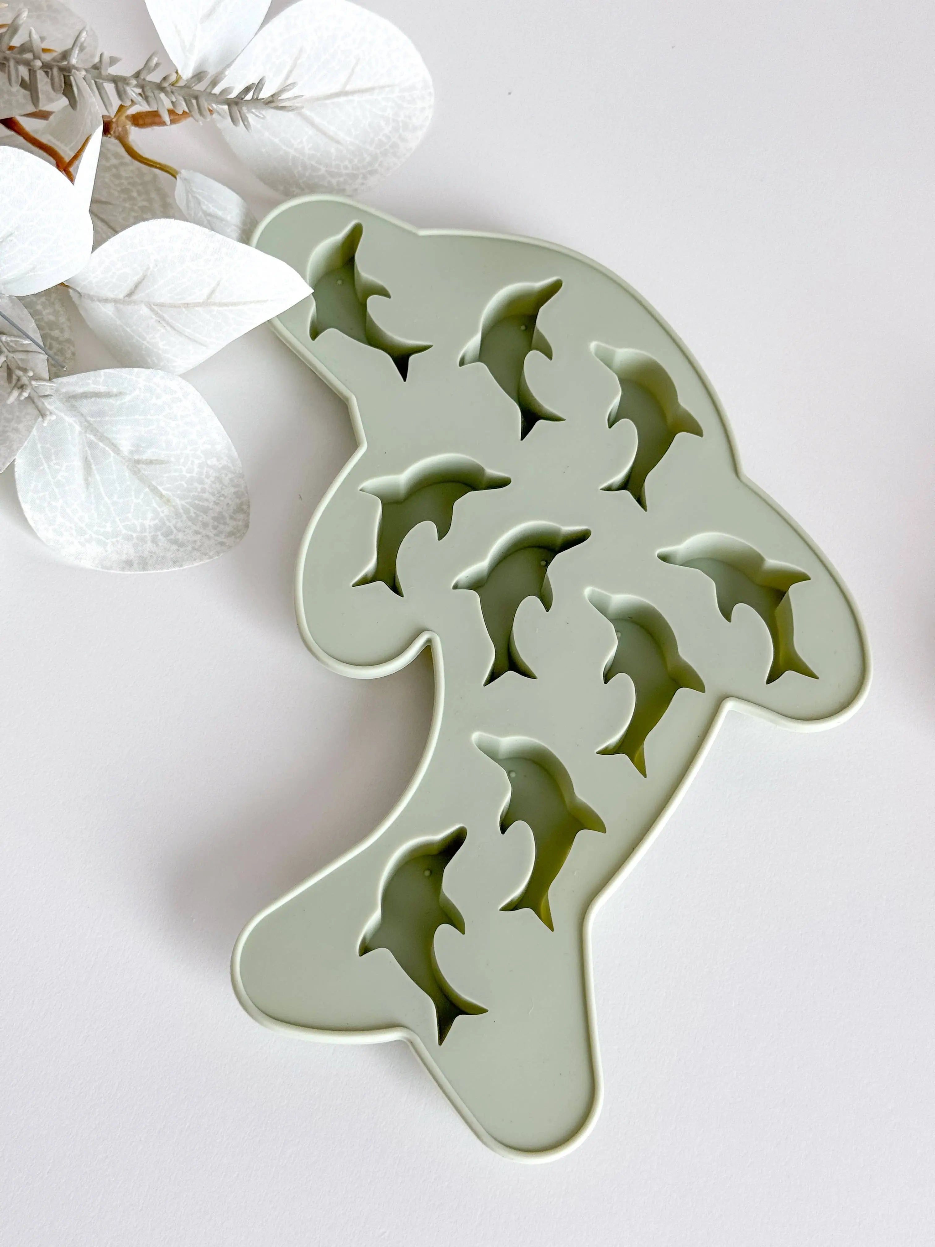 🐬❄️ Dolphin Ice Cube Tray – silikonowa foremka do lodu: Greenery