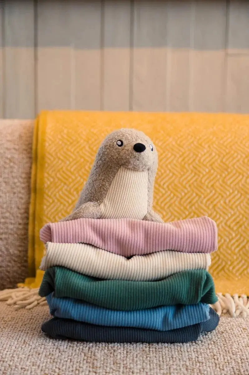 FuzzYard Life Zabawka dla Psa - Foczka - Piaskowy FuzzYard