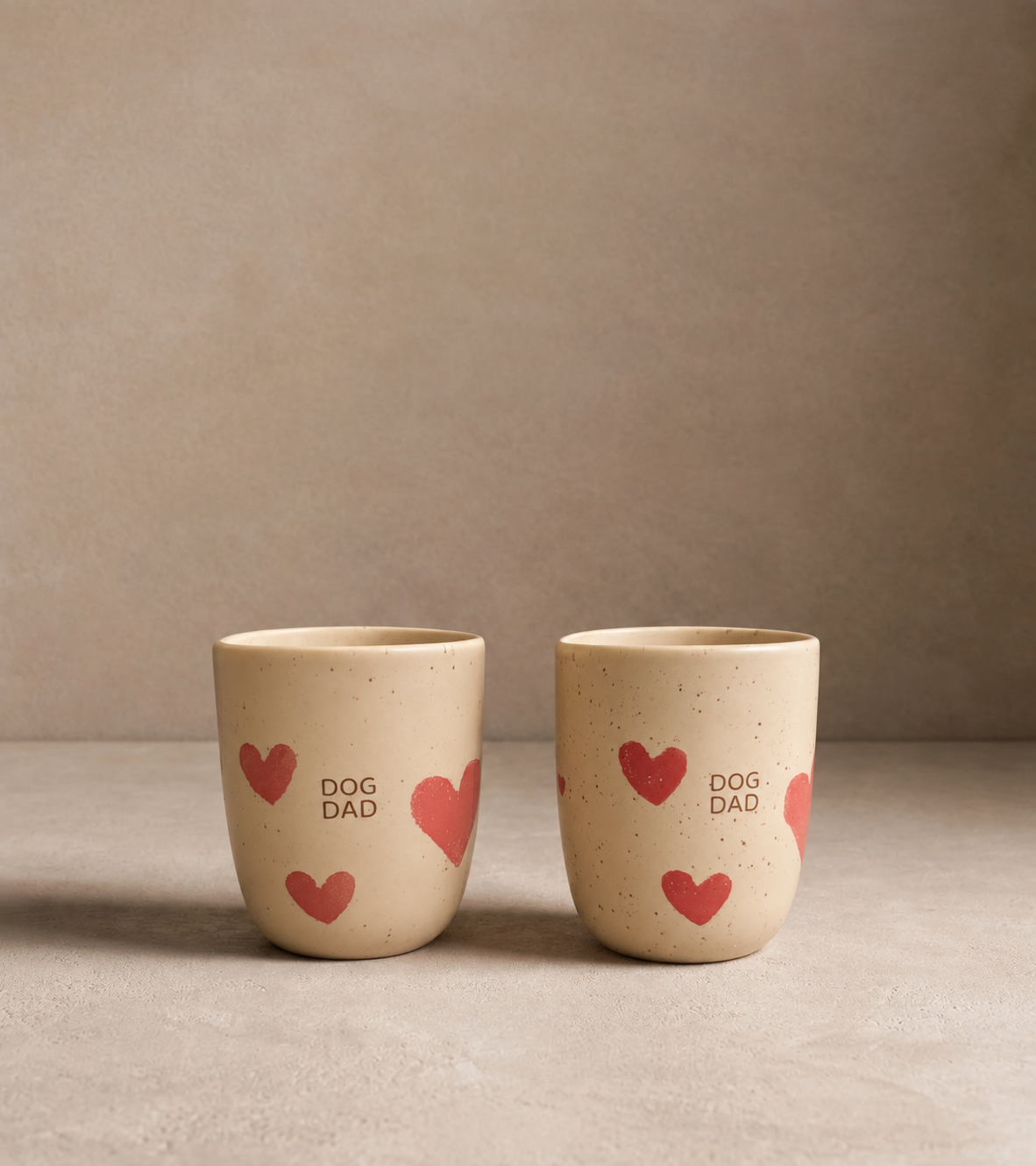 Cozy Hearts Stoneware Medium Cup 220 ml – zestaw 2 kubków Dog Dad & Dog Dad