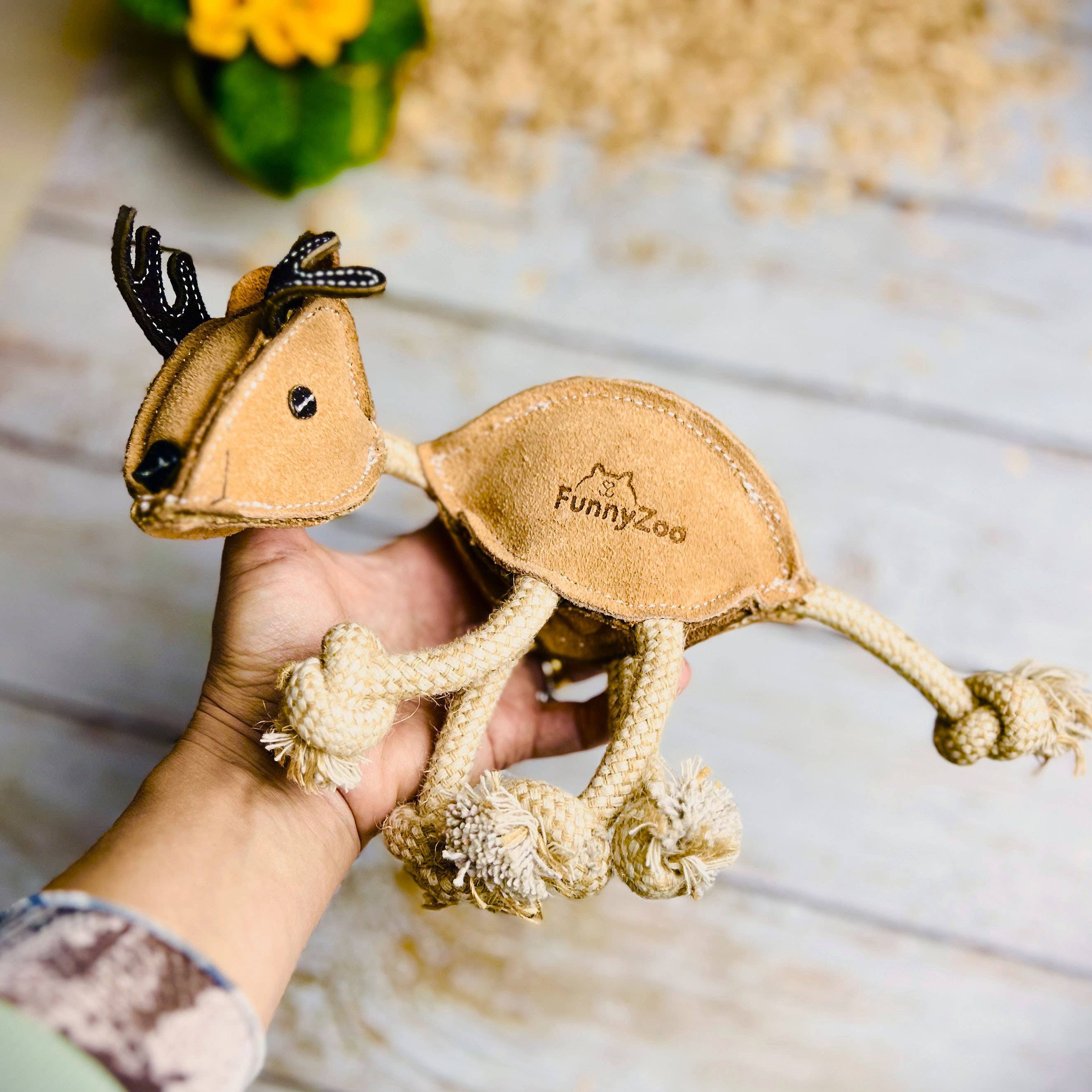 REINDEER – naturalna zabawka dla psa z miękkiego zamszu 🦌