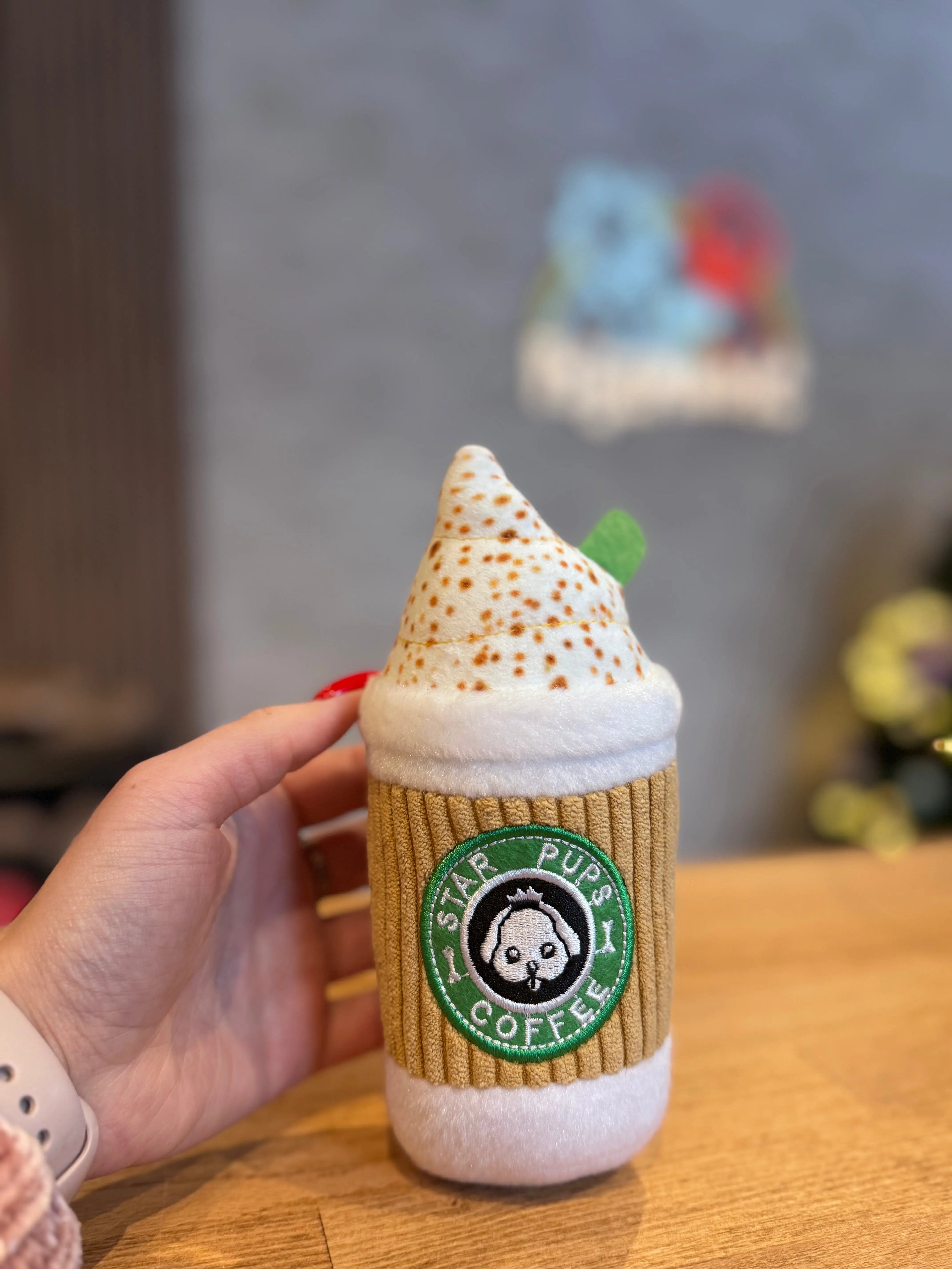 Star Pups Coffee - Zabawka z piszczałką Wuffelliebe