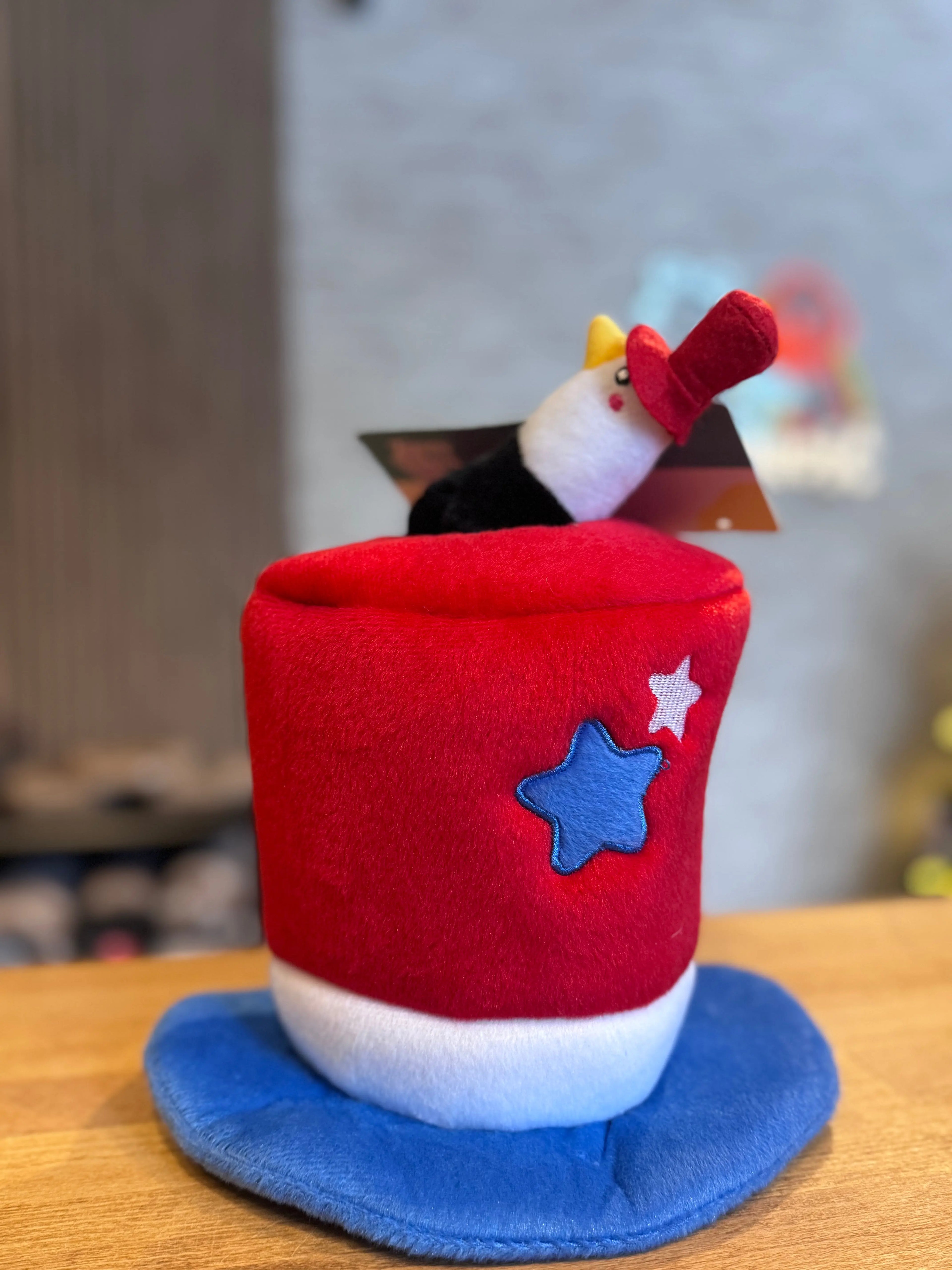 Zippy Paws Zippy Burrow® – Americana Top Hat ZippyPaws