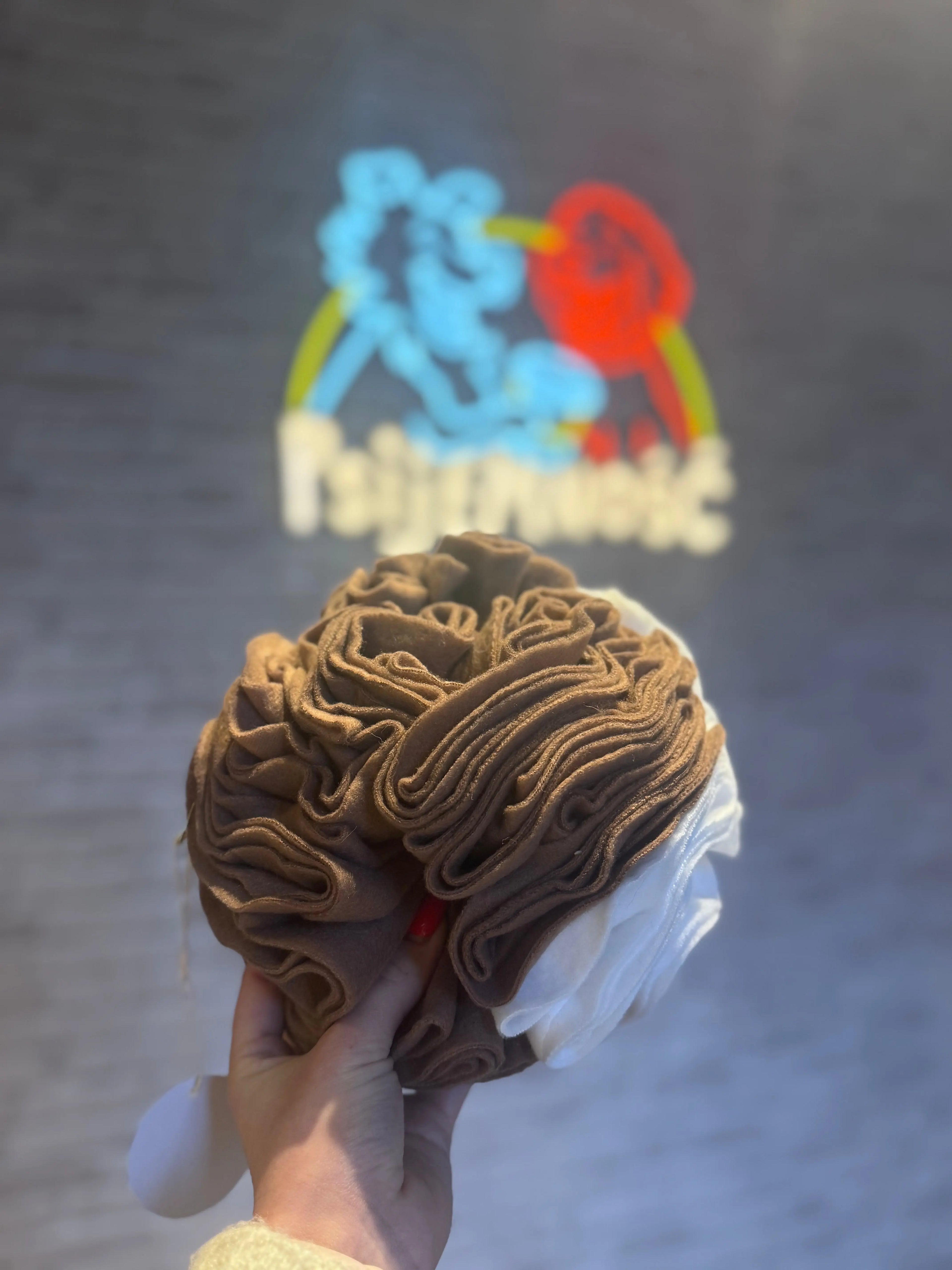 Kula węchowa Cappuccino M średnica 20cm Łapkowe zabawki