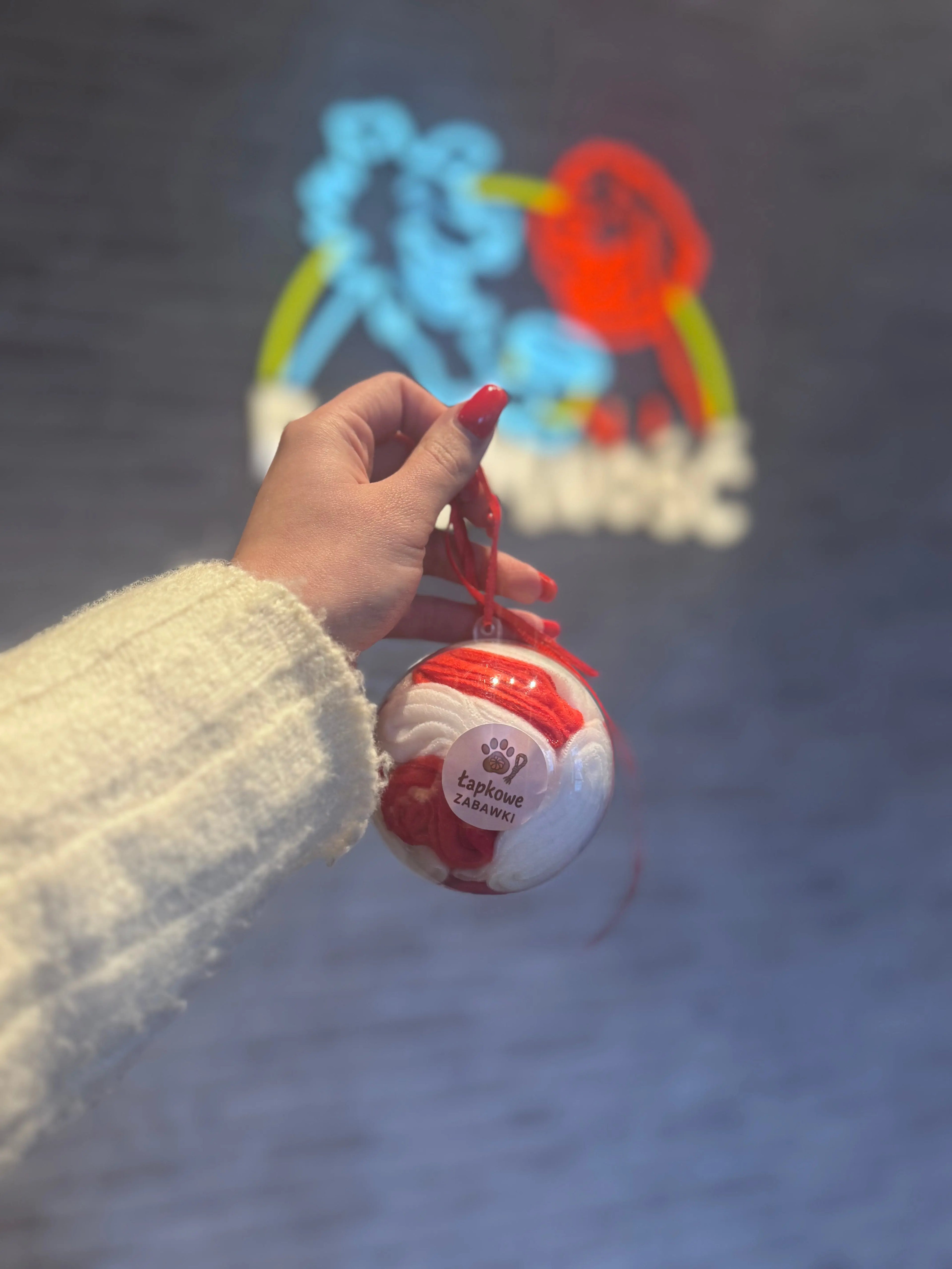 Kula węchowa w bombce – średnica 5 cm Łapkowe zabawki