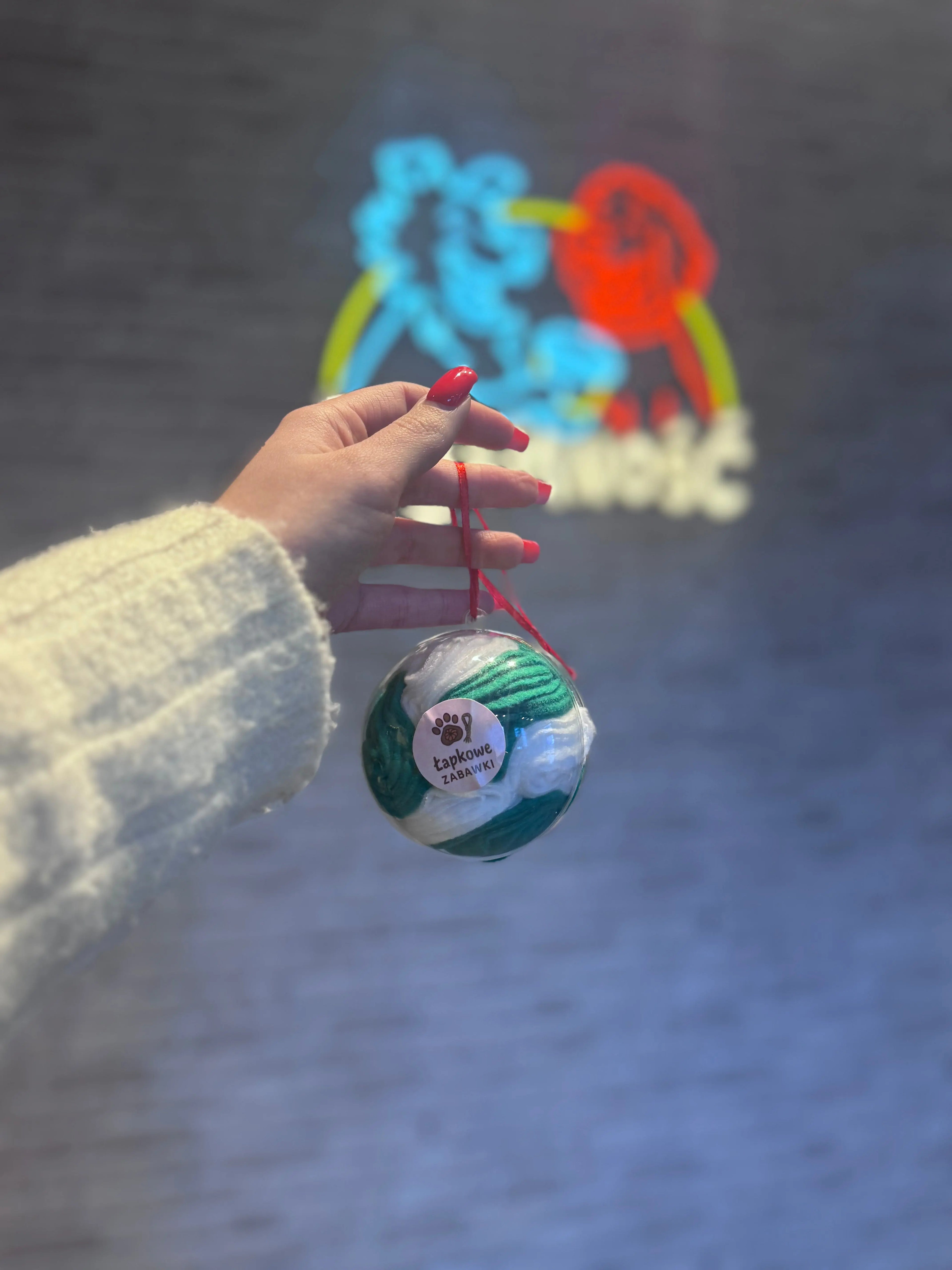 Kula węchowa w bombce – średnica 5 cm Łapkowe zabawki