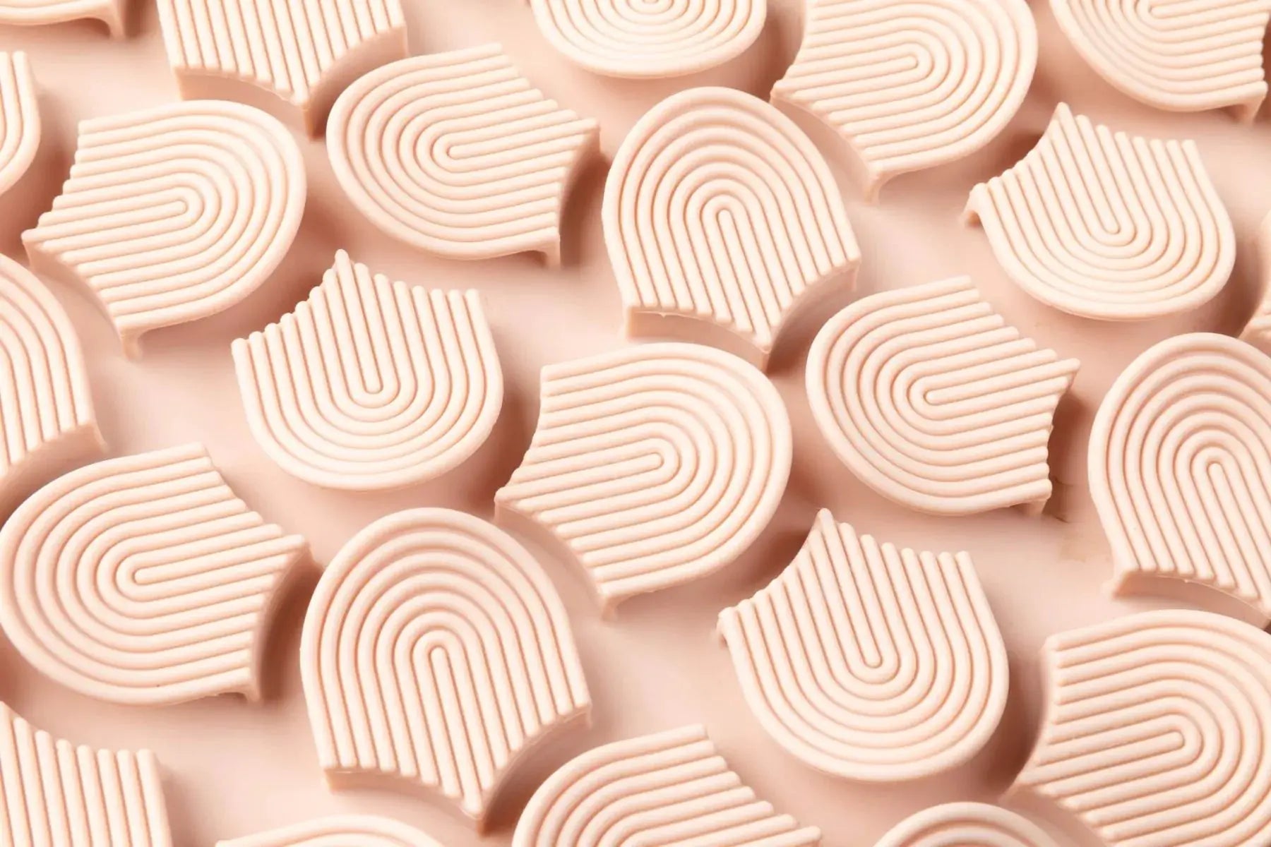 FuzzYard Life Hide & Treat Mat - Soft Blush FuzzYard