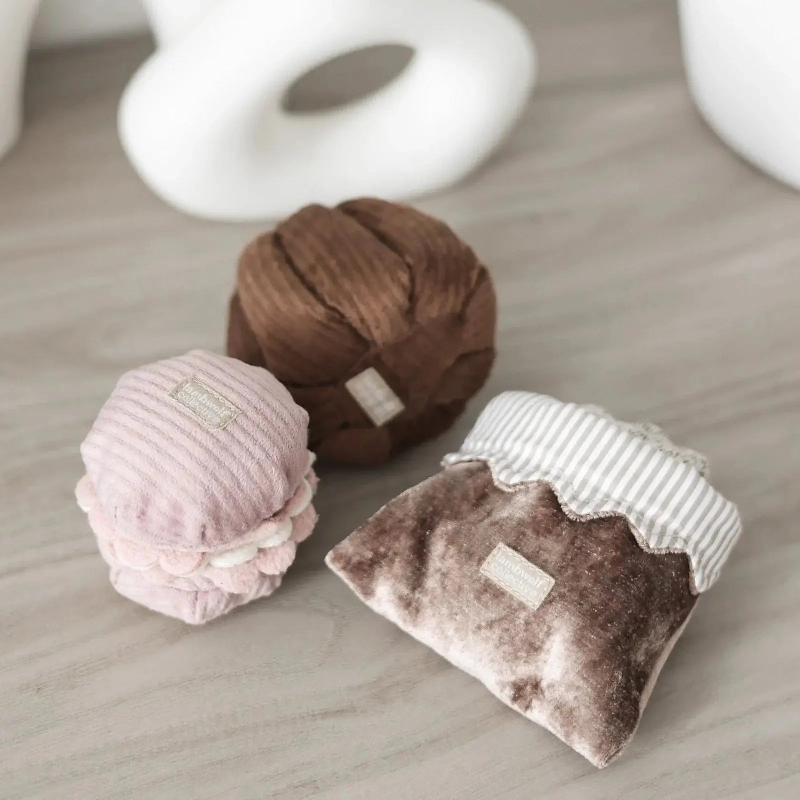 PETITE TWO snuffle + burrow Lambwolf